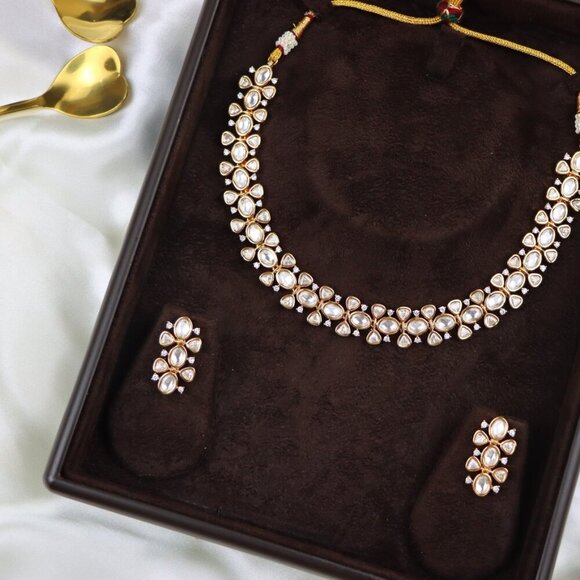 Elegant Floral Kundan Necklace & Earrings Set, JP40 - Picture 12 of 12